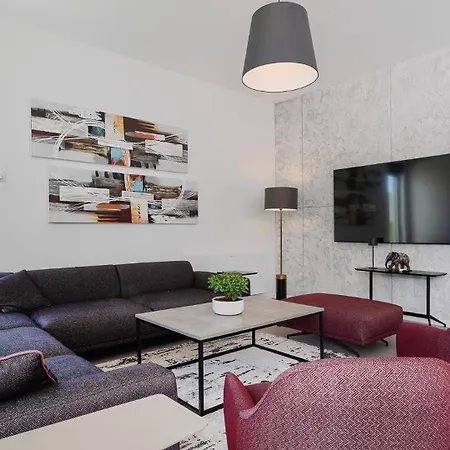 Sever By Guide Villa *